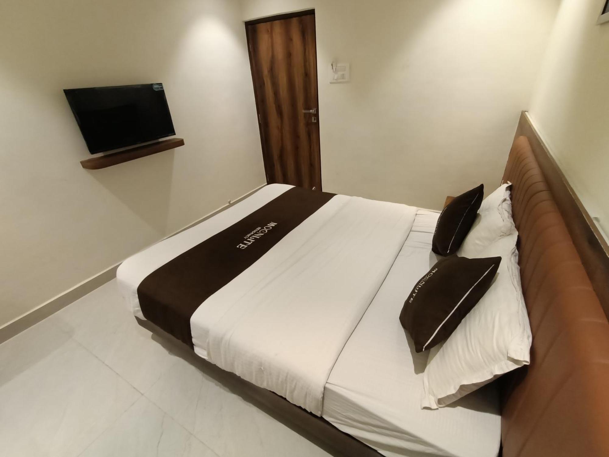 Hotel Moon Lite Residency - Marve Road Malad West Mumbai Exterior foto