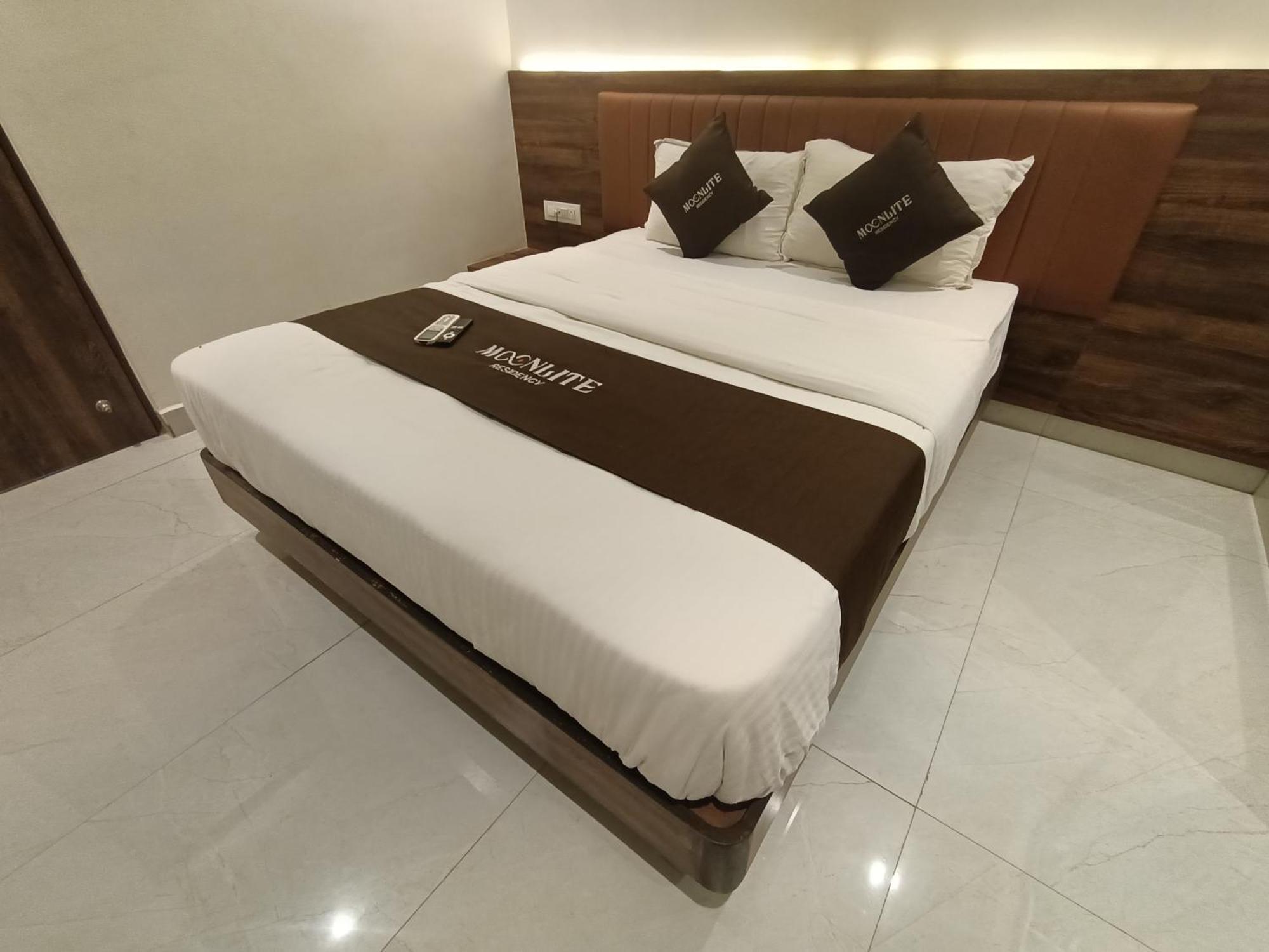 Hotel Moon Lite Residency - Marve Road Malad West Mumbai Exterior foto